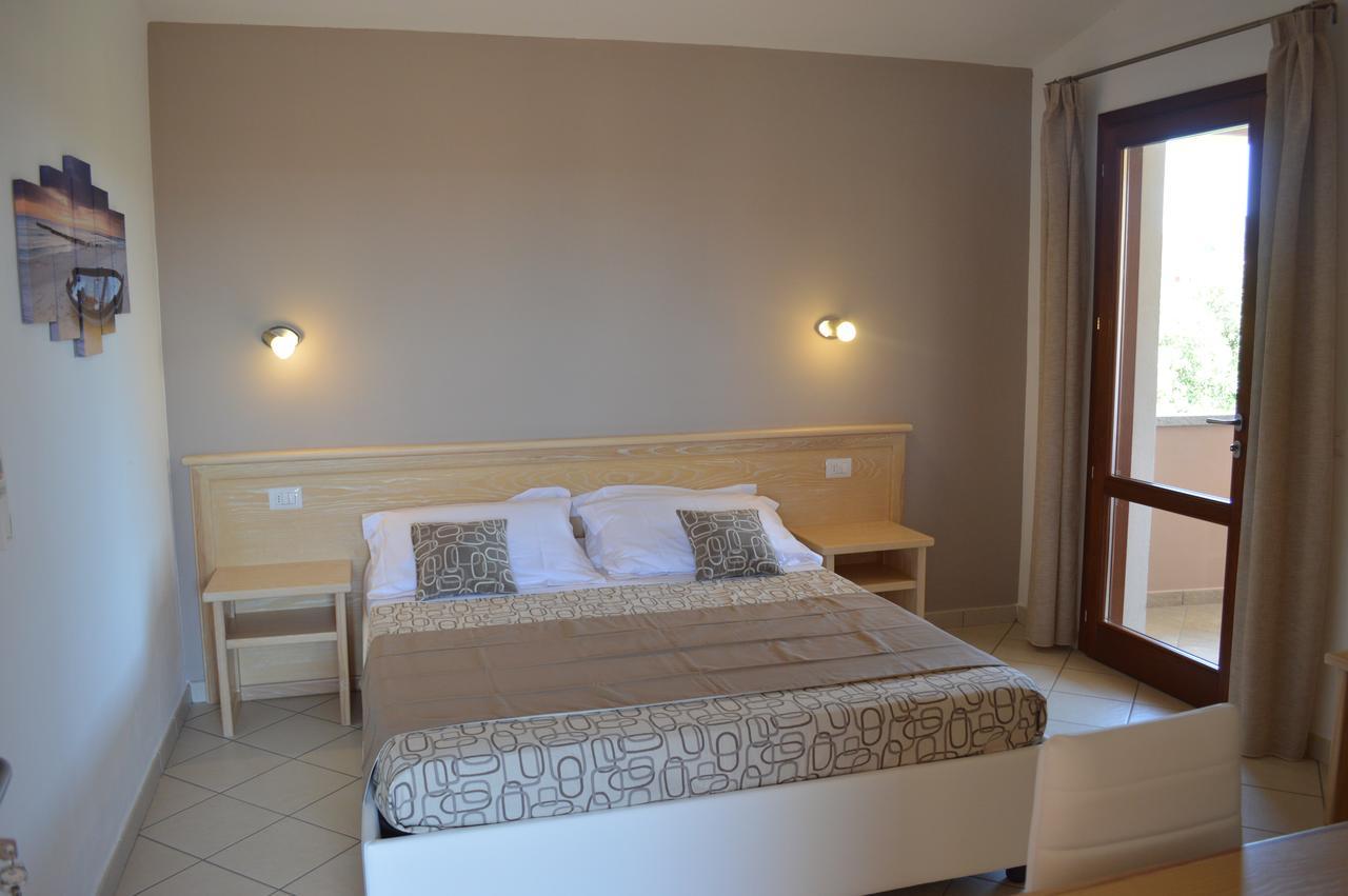 Guest Rooms Affittacamere San Teodoro  Exteriör bild